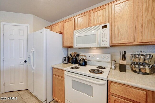 Building Photo - 29293 N Yellow Bee Dr