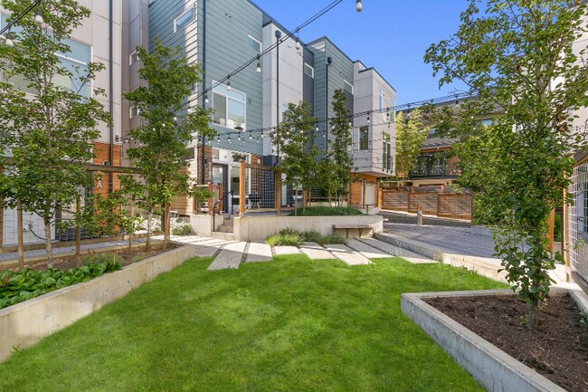 Building Photo - 114A 20th Ave