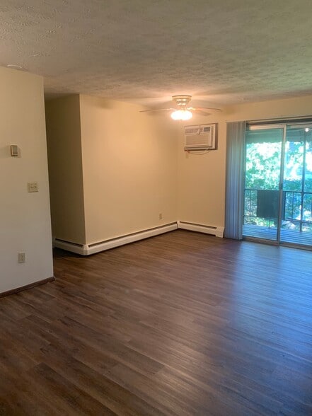Building Photo - 2065 Sutton Ave