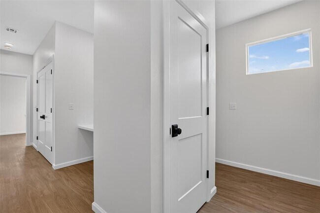 Building Photo - 8754 Patriot Dr