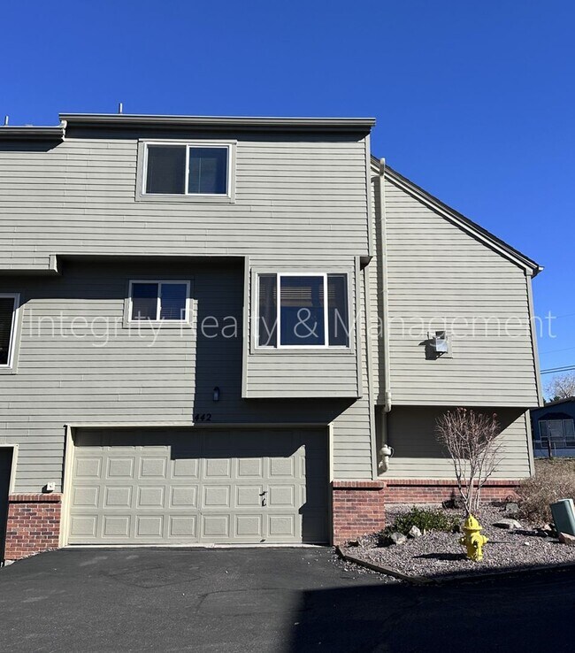 Building Photo - 442 Antero St