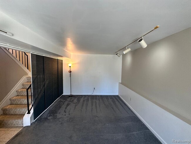 Building Photo - 23260 Cranbrooke Dr