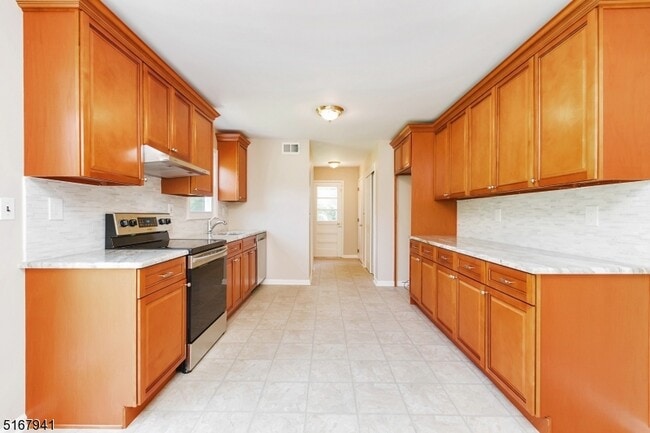 Building Photo - 6 Jean Dr