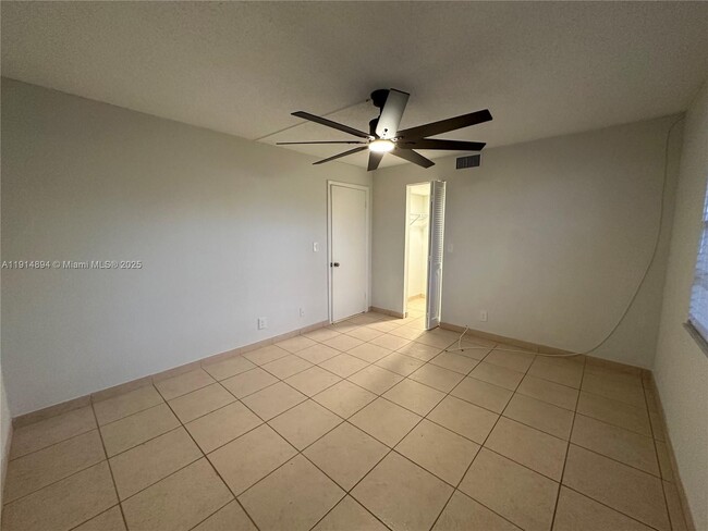 Building Photo - 311 SE 3rd St