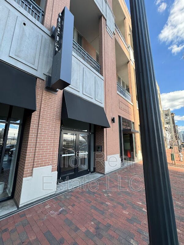 Building Photo - 260 18th St NW
