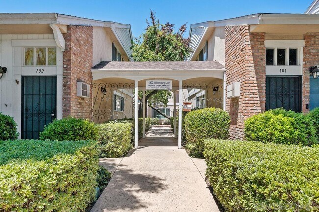 Building Photo - 4800 Williamsburg Ln