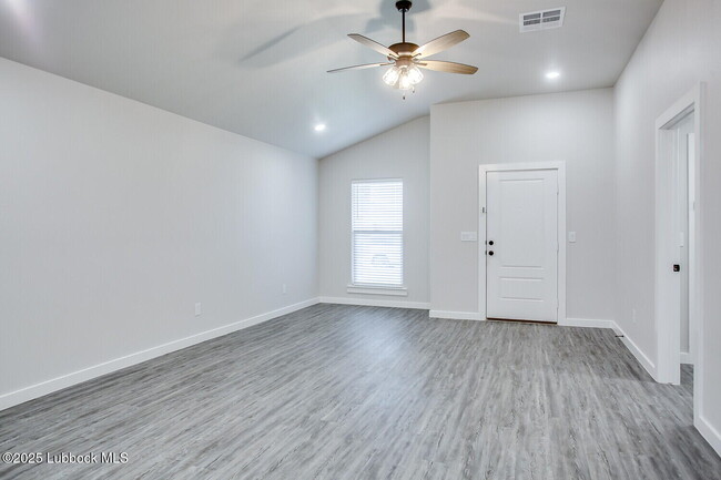 Building Photo - 10518 Abbeville Ave