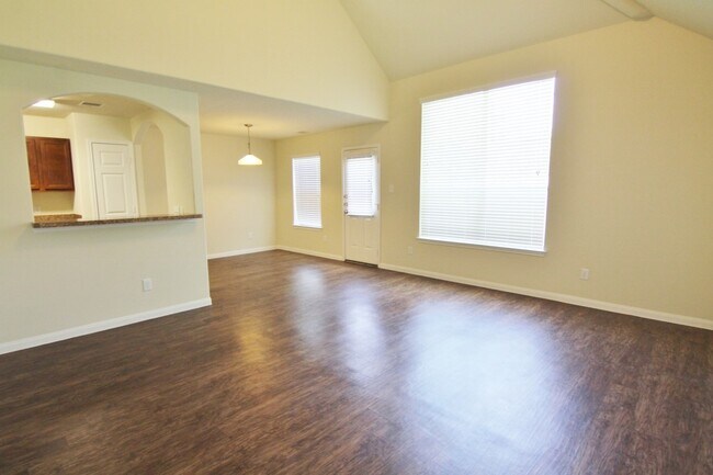 Building Photo - 5807 Santa Cecilia Ln
