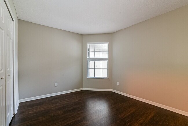 Building Photo - 813 Heather Glen Cir