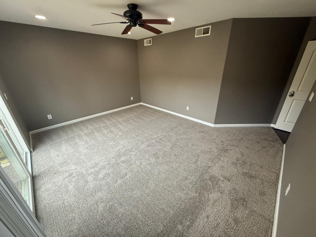 Building Photo - 9487 Dalton Way