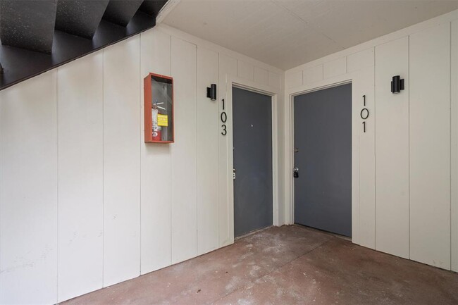 Building Photo - 4105 Speedway