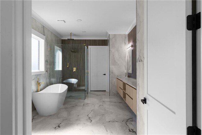 Building Photo - 407 Buford