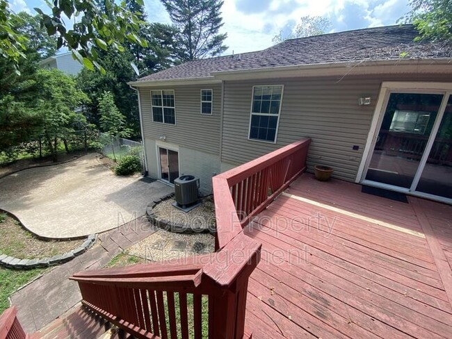 Building Photo - 13 Rocky Stone Dr