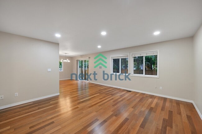 Building Photo - 4 Bed, 2.5 Bath | Spacious 2,460 Sq. Ft. Sammamish Home in a Top-Tier School District with Parks ...