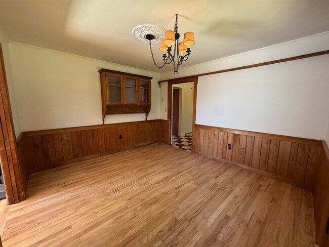 Building Photo - 473 Hapgood Pond Rd