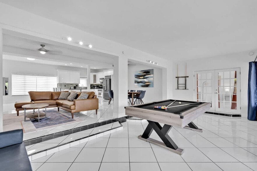 Building Photo - 1712 NE 18th Ave