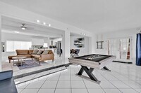 Building Photo - 1712 NE 18th Ave