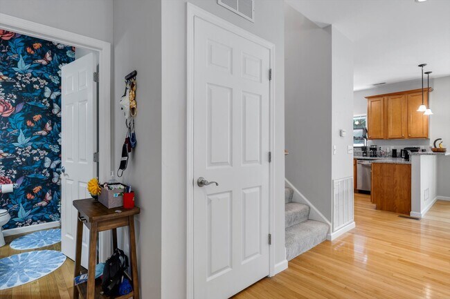 Building Photo - 8018 Presidio Ct