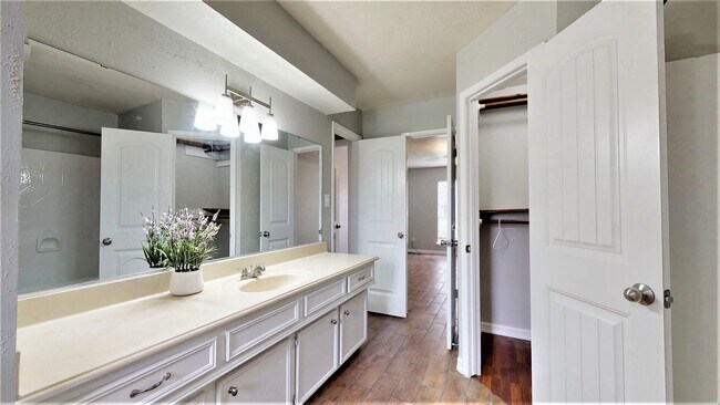 Building Photo - 24314 Spring Mill Ln