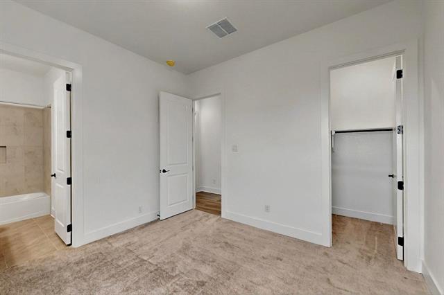 Building Photo - 3025 Oak Crk Ct