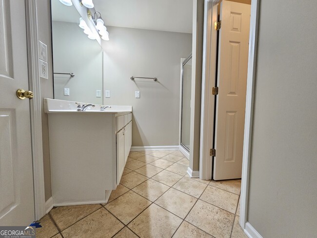 Building Photo - 6162 Deluna Way