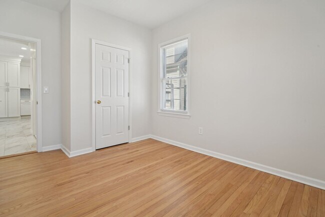 Building Photo - 403 Abington Ave