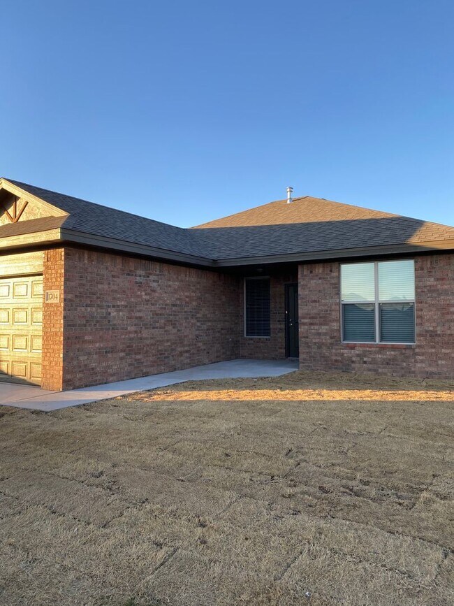 Building Photo - Beautiful Custom Brick Home "The Remington" Open Concept with huge backyard! JULY 1ST!