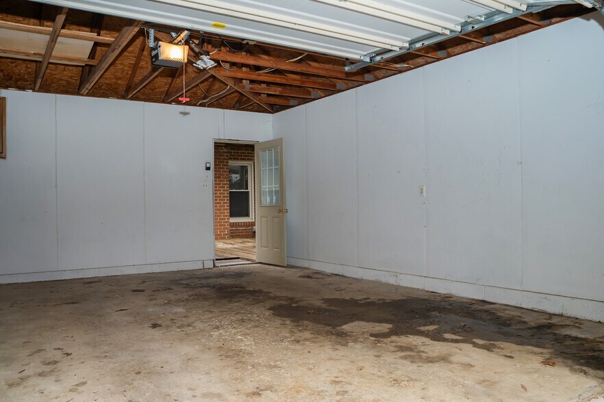 Building Photo - 1026 Tottenham Ln