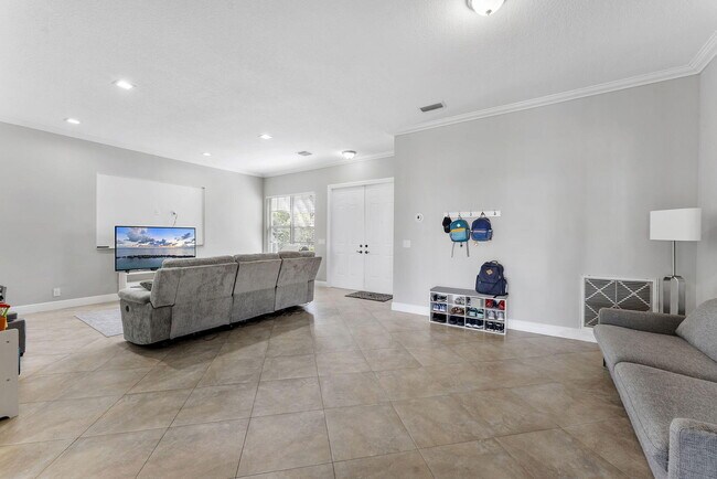 Building Photo - 10133 Cobblestone Creek Dr