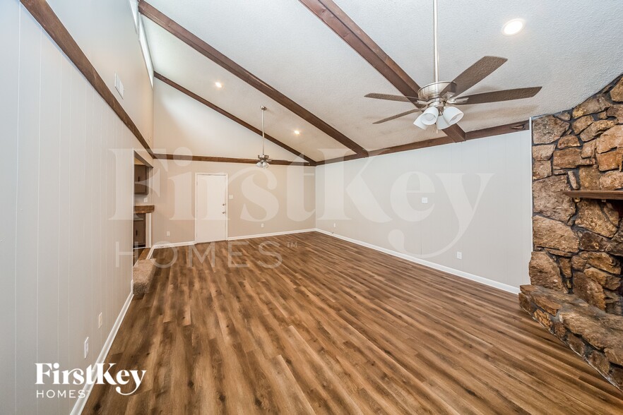 Building Photo - 4198 Rosewind Cir