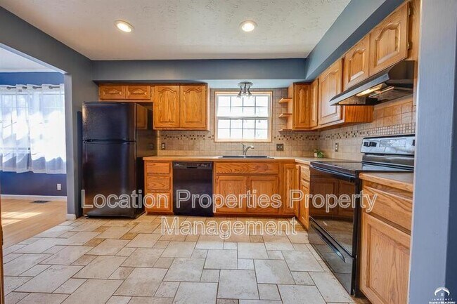 Building Photo - 3421 W 10th Pl