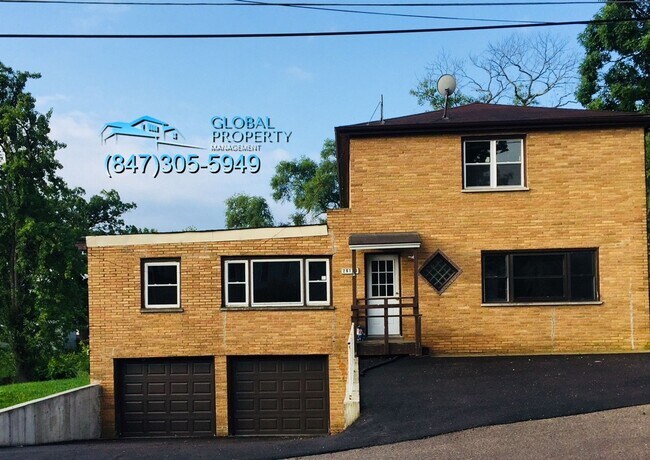 Building Photo - 26179 Riverview Dr