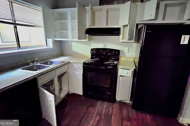 Building Photo - 3575 Oakvale Rd