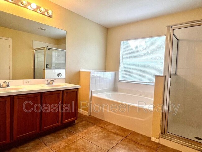 Building Photo - 12968 Fennway Ridge Dr