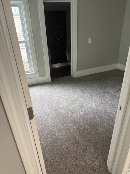 Building Photo - 9 East Ave