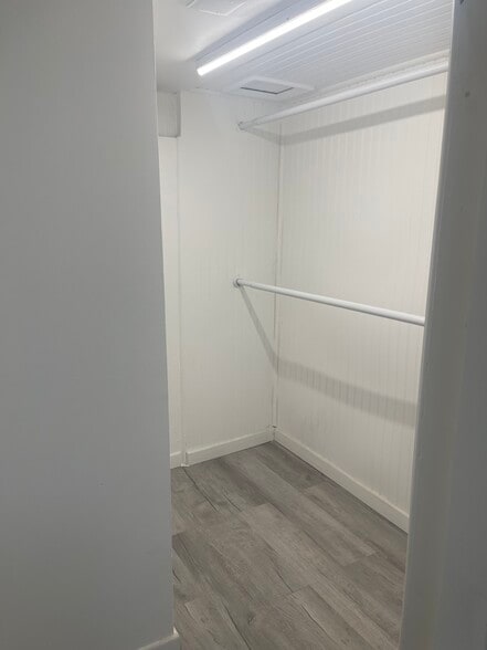 Room 2 Closet - 13367 Hook Creek Blvd