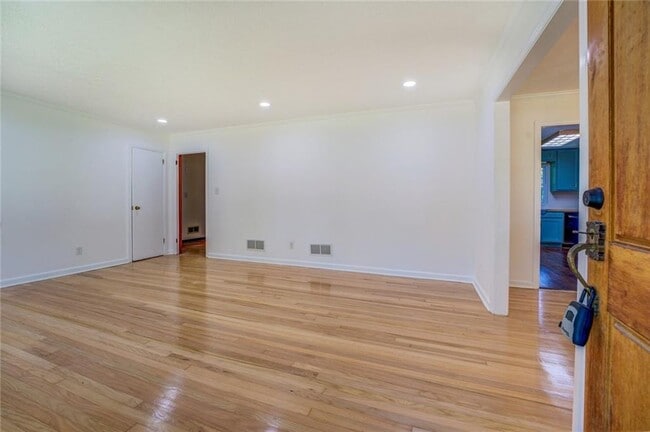 Building Photo - 1288 Elva Dr SW