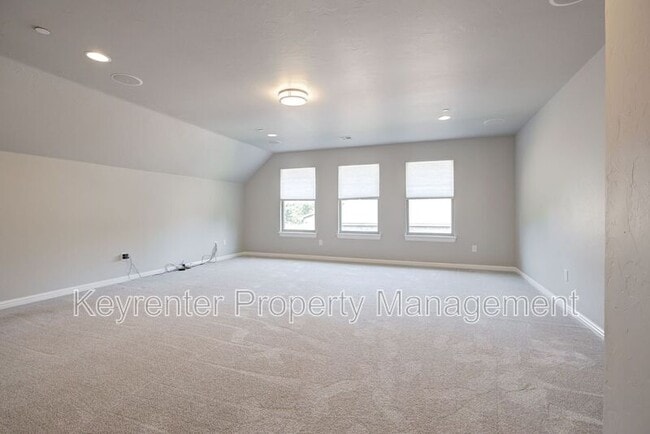 Building Photo - 15121 SE 56th St