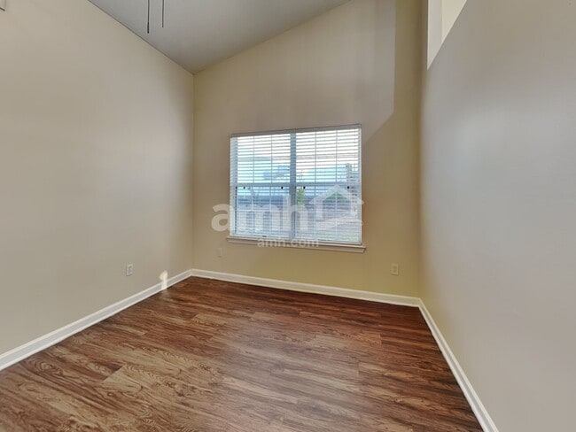 Building Photo - 536 Sydney Walk Ln