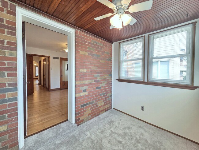 Building Photo - 6634 Devonshire Ave