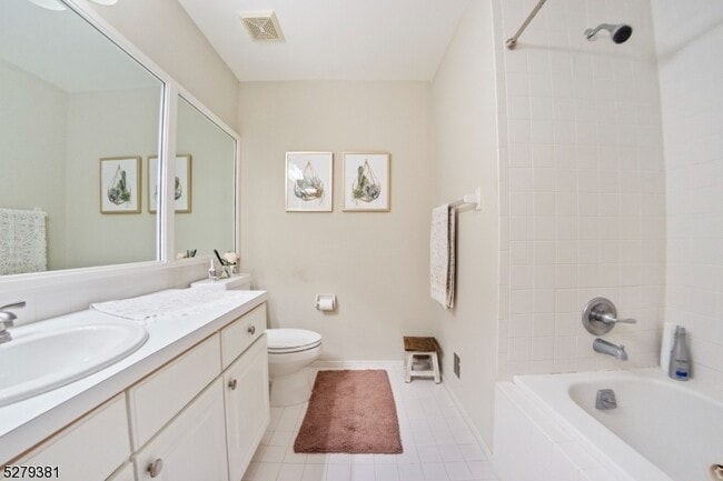 Building Photo - 78 Kent Dr