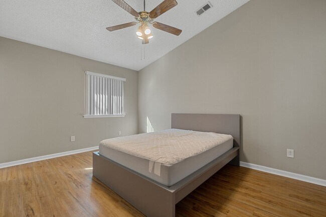 Building Photo - 4421 Smokey Lake Dr