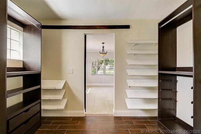 Building Photo - 9387 Richmond Cir