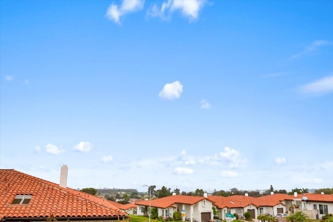 Building Photo - 2-Bed, 2.5 Bath Ocean View Townhome in Alta Mira Carlsbad