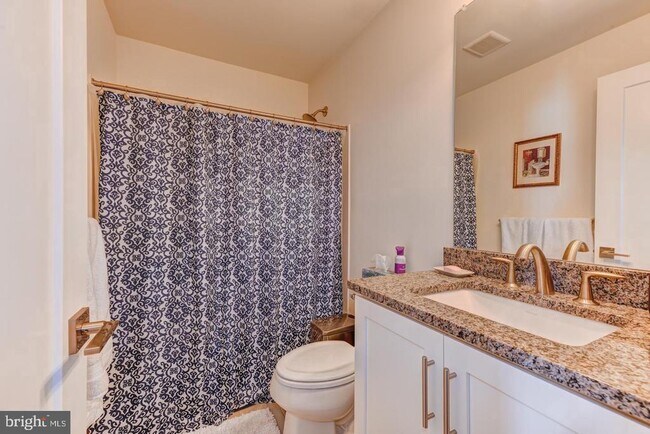 Building Photo - 10 Manchester Dr