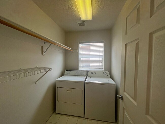 Building Photo - Freshly Painted!  Gorgeous Orenco Gardens ...