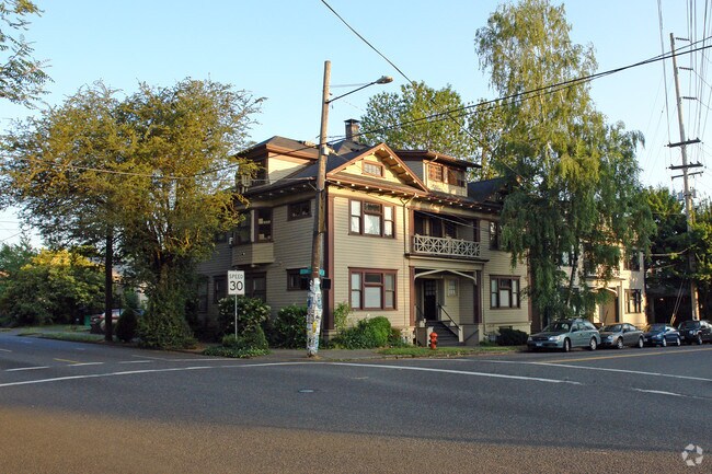 Building Photo - 433-439 SE 28th Ave