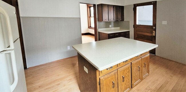 Building Photo - 2248 W Iowa St