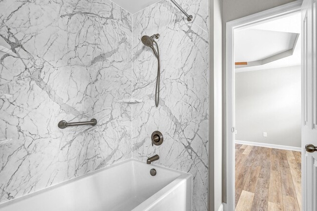 Building Photo - 214 Tall Tree Court