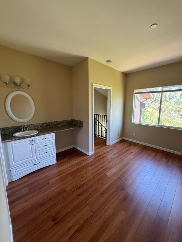 Building Photo - 1769 Los Feliz Dr